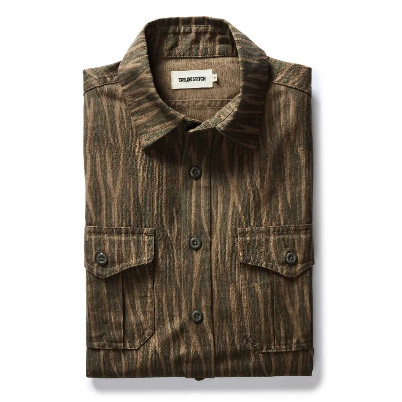 Men’s short-sleeve apex tops-The Saddler Shirt in Bark Print Broken Twill