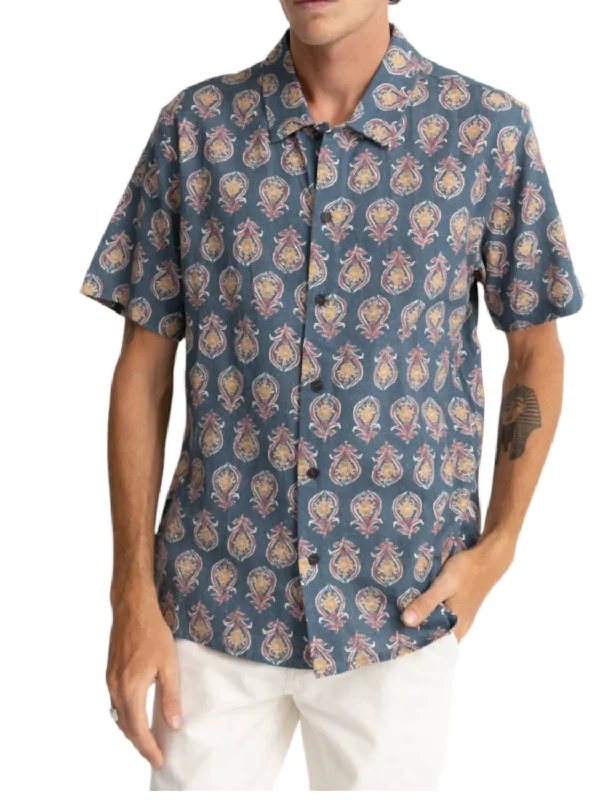 Men's bold vapor-print shirts-Tofo Short Sleeve Button Up Shirt In Navy